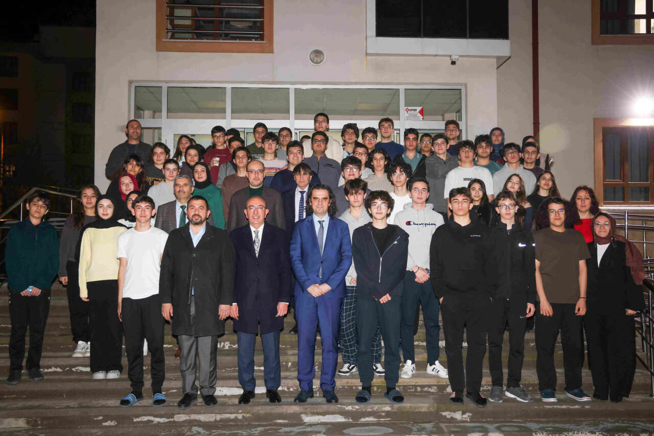 Meram’da klasik oldu! Fen liseliler yine hediyeleri kaptı 9